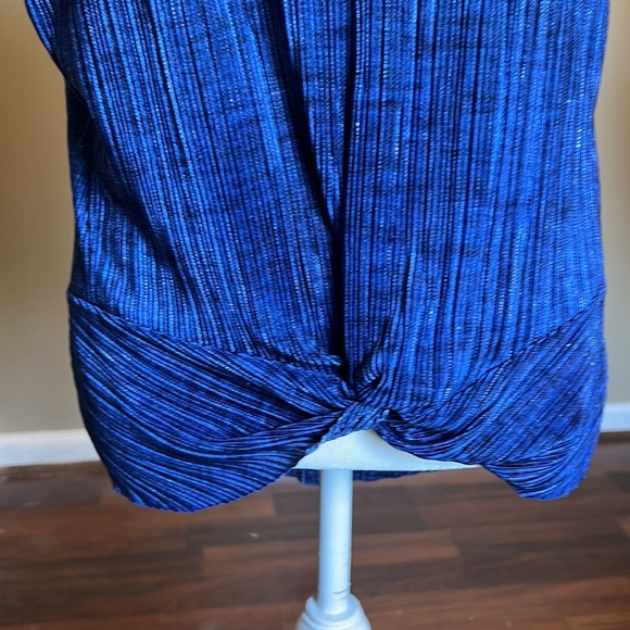 Dana Buchman blue v-neck top size small - Picture 2 of 5